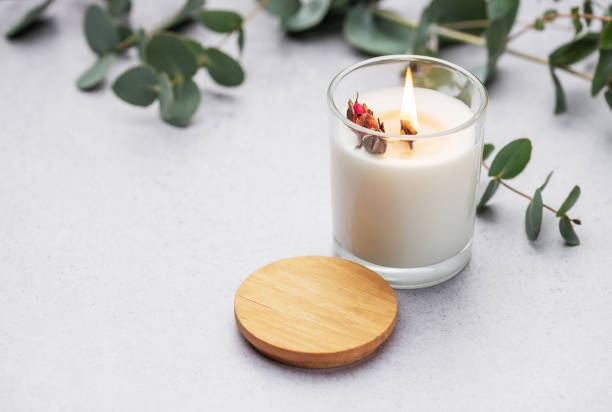 Doftljus från Glow-essence är en elegant inredningsdetalj för alla hem och kan placeras i alla rum.